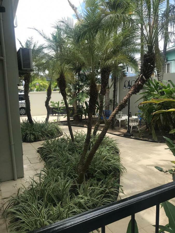 Palms Hotel Trinidad Arouca Buitenkant foto