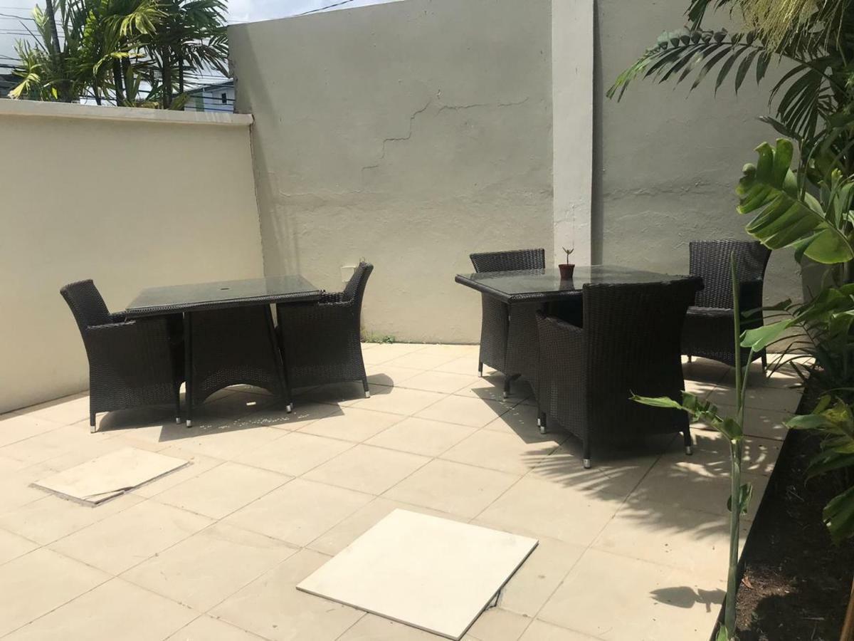 Palms Hotel Trinidad Arouca Buitenkant foto